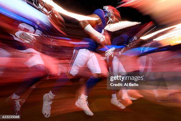 The New York Giants take the field prior to the game against the Cincinnati Bengals at MetLife Stadium on November 14, 2016 in East Rutherford, New...