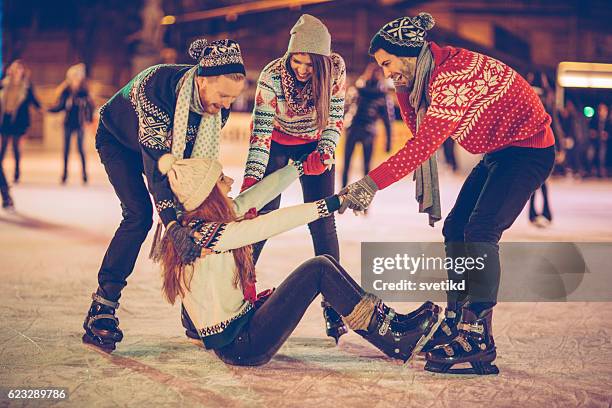 lo imparerai un giorno - pista di pattinaggio su ghiaccio foto e immagini stock