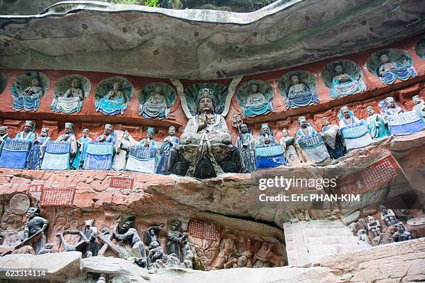 dazu rock carvings, sichuan, china - dazu rock carvings - fotografias e filmes do acervo