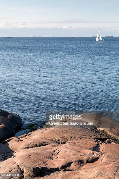rocky coastline in helsinki - suomenlinna stock pictures, royalty-free photos & images
