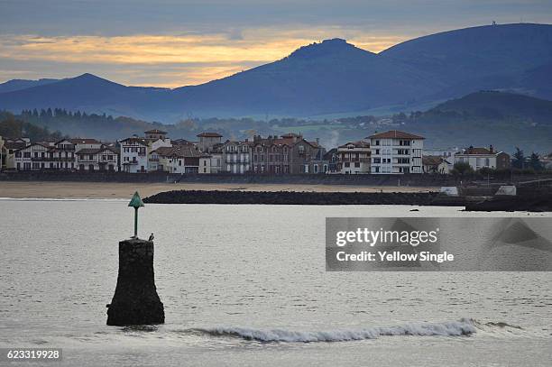 saint jean de luz - フランス領バスク ストックフォトと画像