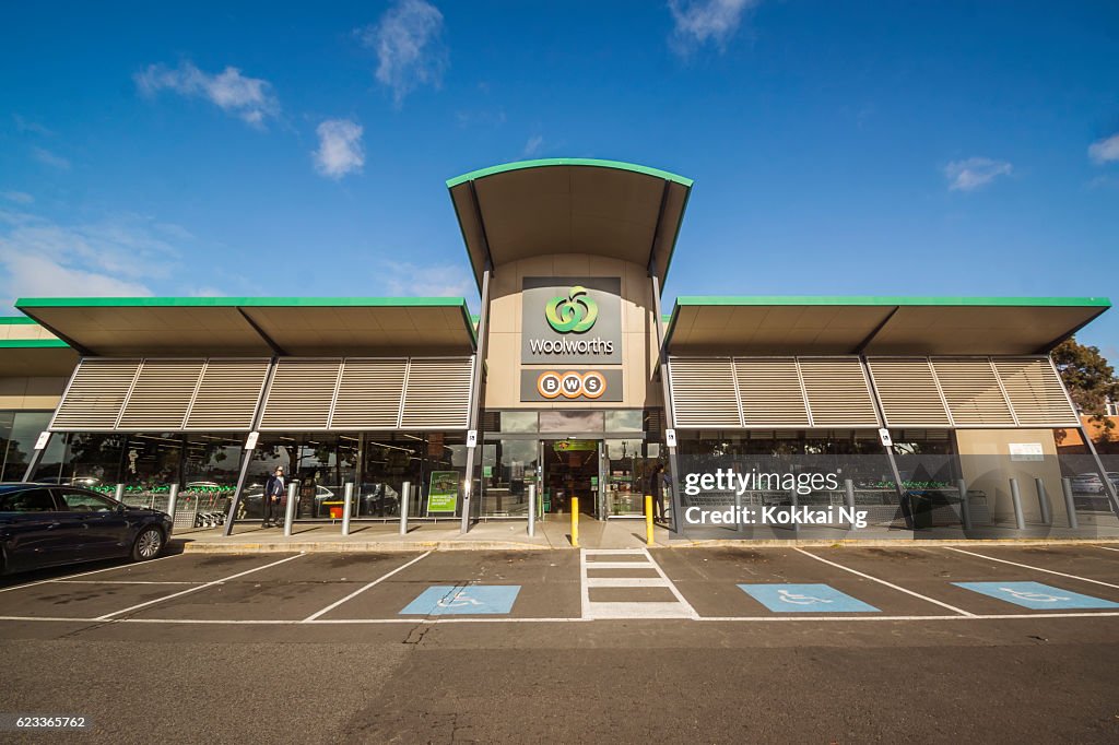 Woolworths Supermarket in Coburg