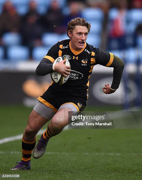 Tom Howe Rugby Wasps V Worcester Rugby Anglo Welsh Cup Photos and Premium High Res ...