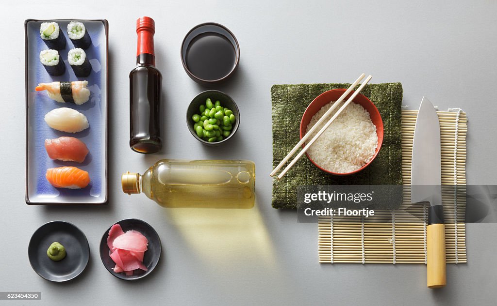 Comida asiática: Naturaleza muerta de ingredientes de sushi