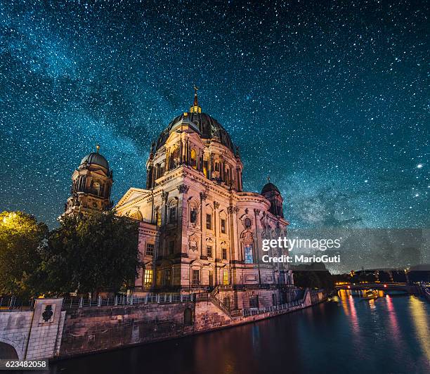 berlin at night - berlin cathedral stock pictures, royalty-free photos & images