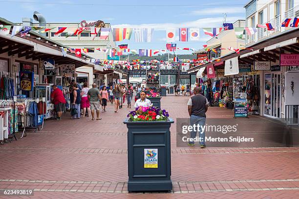 knysna quays waterfront shopping mall - knysna stock-fotos und bilder