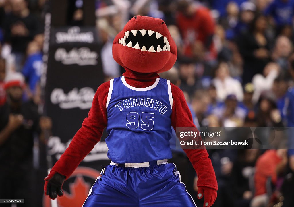 Toronto Raptor Mouse Raptor the mascot of the Toronto Raptors performs during NBA game ...