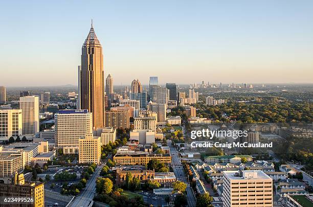 skyline of atlanta, georgia - atlanta skyline car stock pictures, royalty-free photos & images