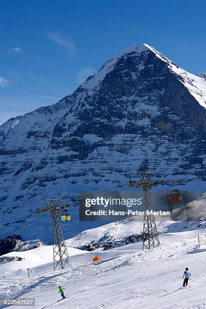 eiger and männlichen cable car, bernese alps - mannlichen foto e immagini stock