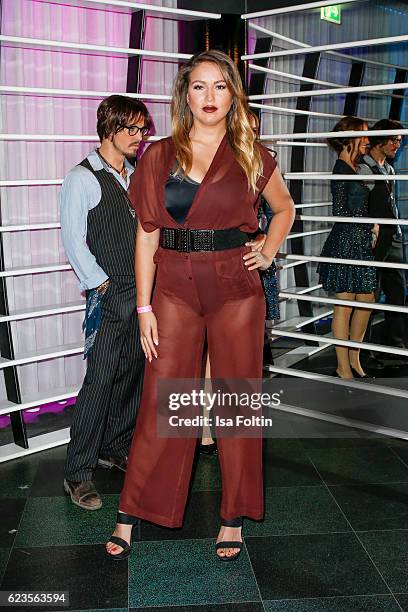 Erotik-Model Chethrin Schulze attends the unveiling of the Justin Bieber wax figure at Madame Tussauds on November 15, 2016 in Berlin, Germany.