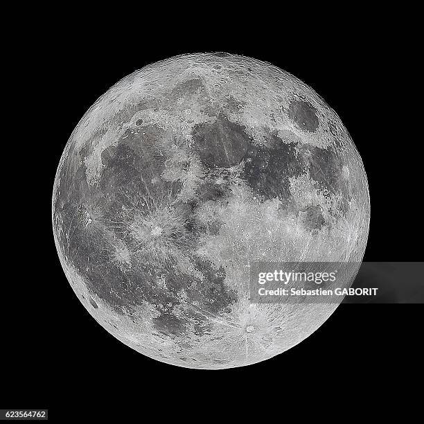 super full moon - moon photos et images de collection