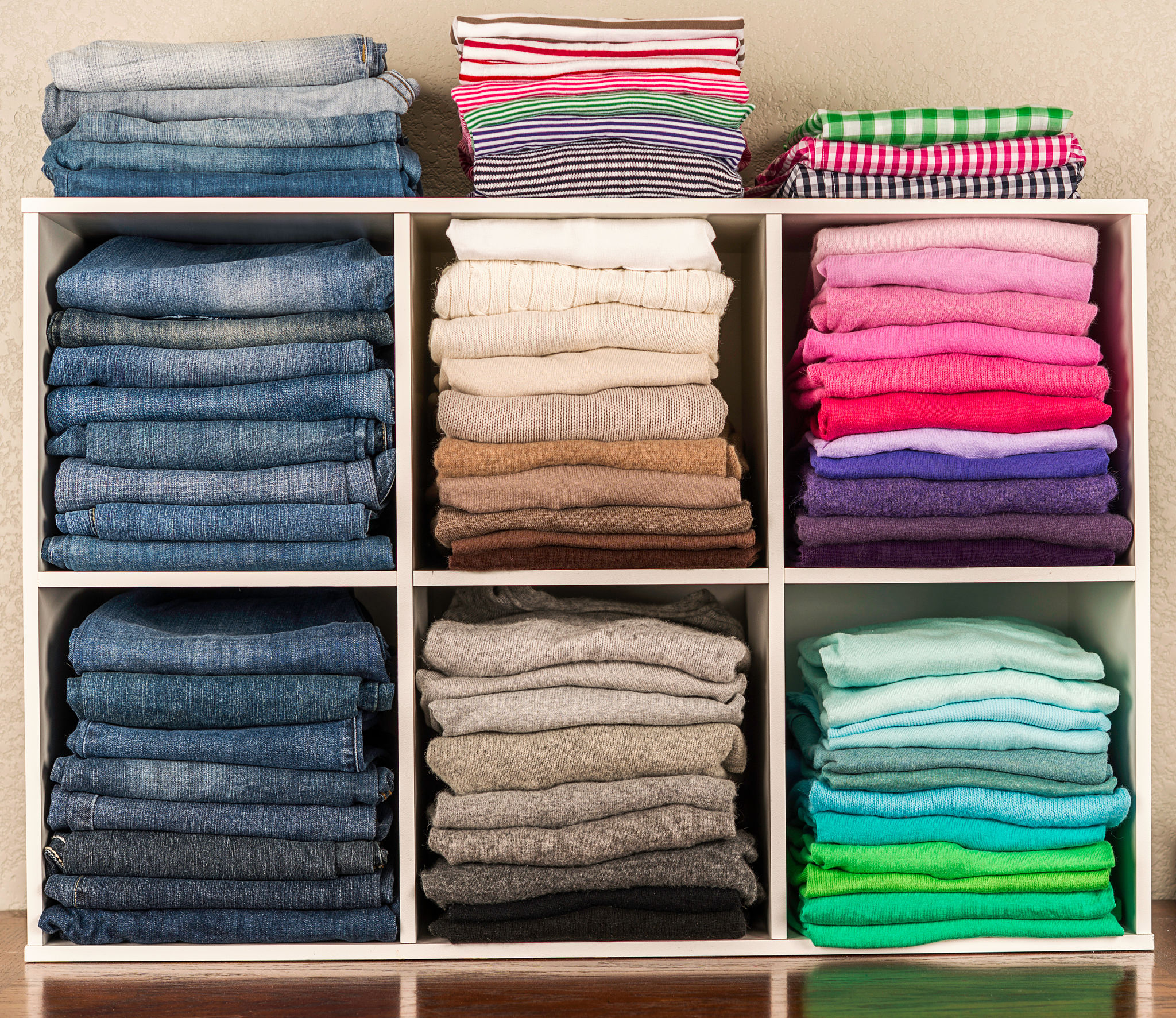 closet color coordination