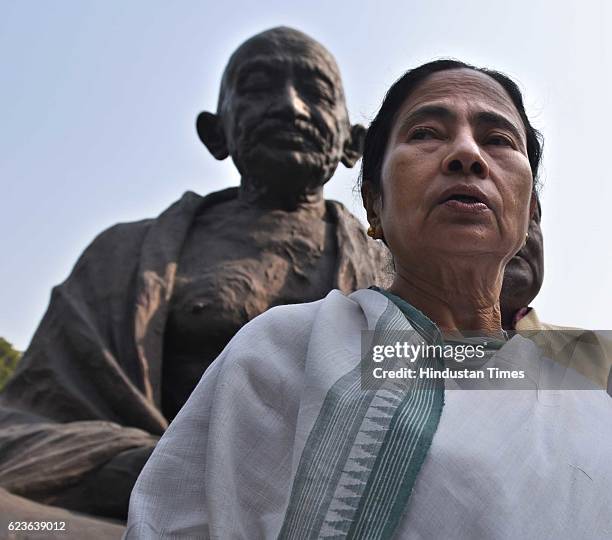 Chief Minister of West Bengal Mamata Banerjee with other party leaders holds a march to meet Indian President Pranab Mukherjee against note bandi...