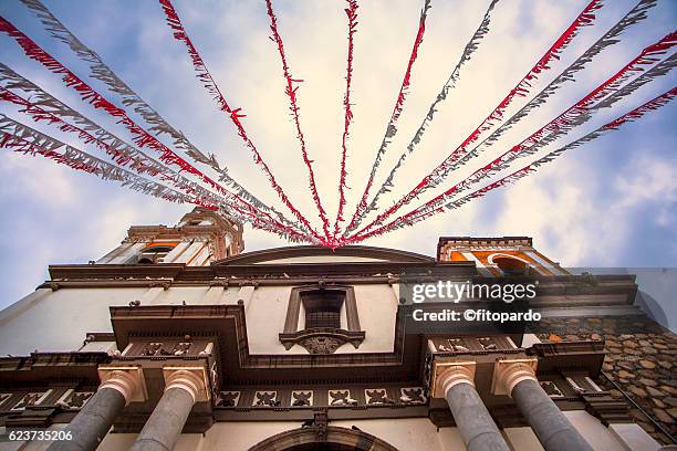 parroquia de san miguel arcángel del espíritu santo - colima fotografías e imágenes de stock