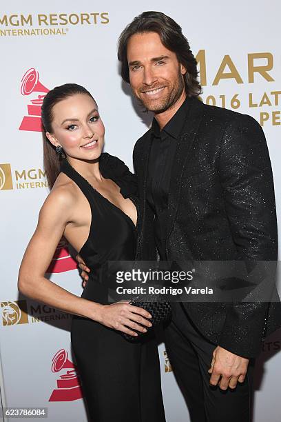 Actors Angelique Boyer and Sebastian Rulli attend the 2016 Person of the Year honoring Marc Anthony at the MGM Grand Garden Arena on November 16,...