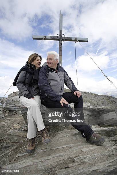 South Tyrol, Italy Frank-Walter STEINMEIER, SPD, Federal Minister of Foreign Affairs, and his wife Elke Buedenbender are sitting on the peak of the...
