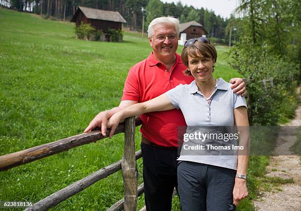 Oberbozen, Italy Federal Foreign Minister Frank-Walter STEINMEIER, SPD, with his wife Elke BUEDENBENDER on vacation in South Tyrol on July 20, 2009...