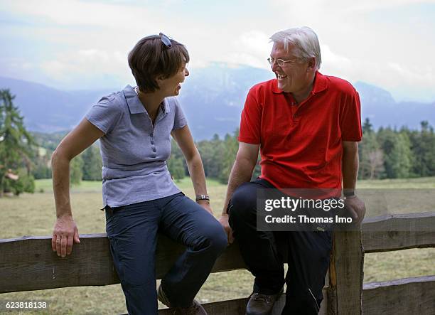 Oberbozen, Italy Federal Foreign Minister Frank-Walter STEINMEIER, SPD, with his wife Elke BUEDENBENDER on vacation in South Tyrol on July 20, 2009...