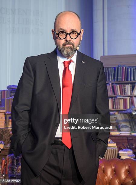 Carlos Ruiz Zafon presents his new book 'El Laberinto de los Espiritus' on November 17, 2016 in Barcelona, Spain.