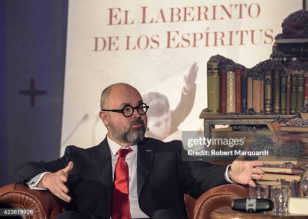 Carlos Ruiz Zafon presents his new book 'El Laberinto de los Espiritus' on November 17, 2016 in Barcelona, Spain.