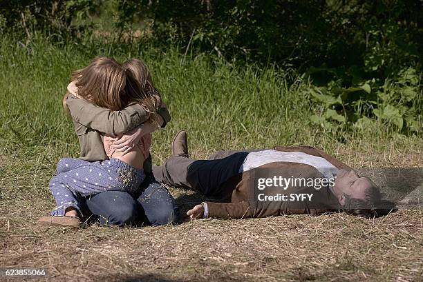 Welcome Home" Episode 106 -- Pictured: Kristen Harris as Erica Painter, Abigail Piniowsky as Grace Painter, Paul Schneider as Mike Painter --