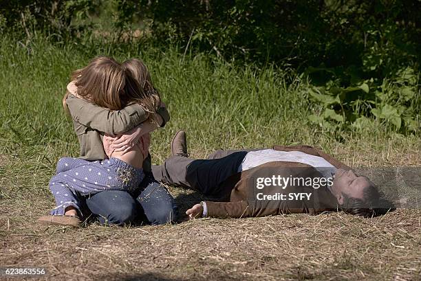 Welcome Home" Episode 106 -- Pictured: Kristen Harris as Erica Painter, Abigail Piniowsky as Grace Painter, Paul Schneider as Mike Painter --