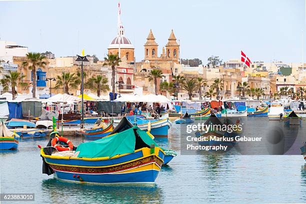 maltese fishing boats - marsaxlokk stockfoto's en -beelden