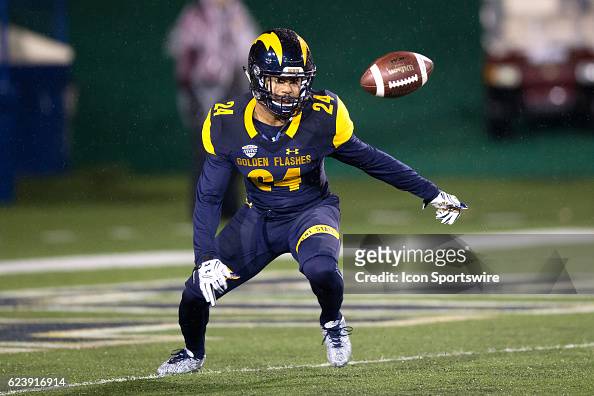 Kent State Golden Flashes RB/WR Raekwon James bobbles the opening ...