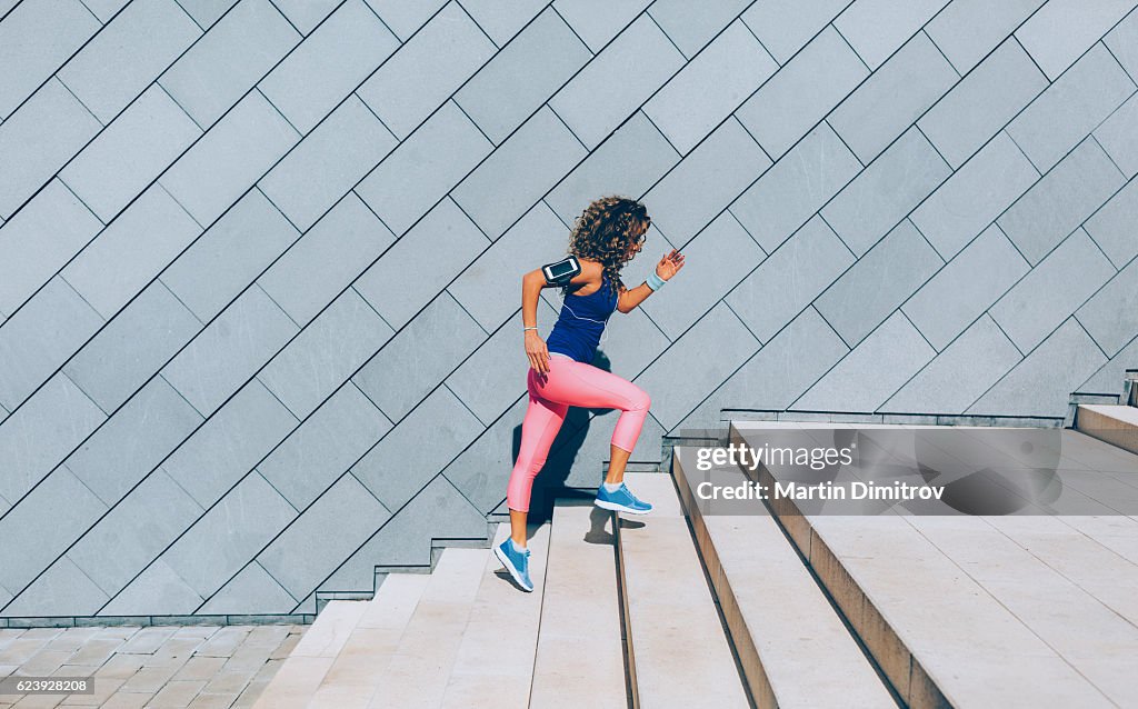 Sportliche Frau Joggen