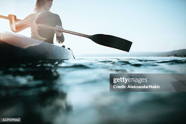 girl canoeist - kano stockfoto's en -beelden