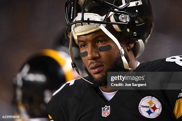 Xavier Grimble of the Pittsburgh Steelers in action during the game against the Dallas Cowboys at Heinz Field on November 13, 2016 in Pittsburgh,...