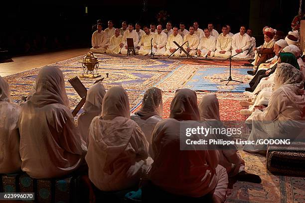 Gatbel Riang 1,494 Sufi Gathering Stock Photos, High-Res Pictures, and Images ...
