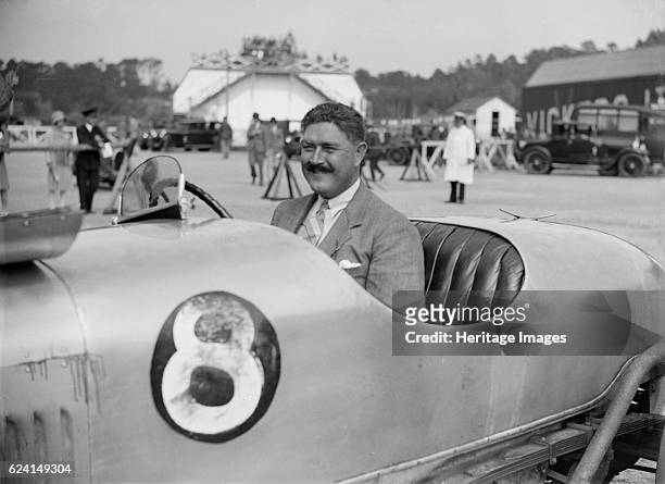Tiny Scholefield with his Buick at a Surbiton Motor Club race meeting, Brooklands, Surrey, 1928. Artist: Bill Brunell.Buick 3395 cc. Event Entry No:...