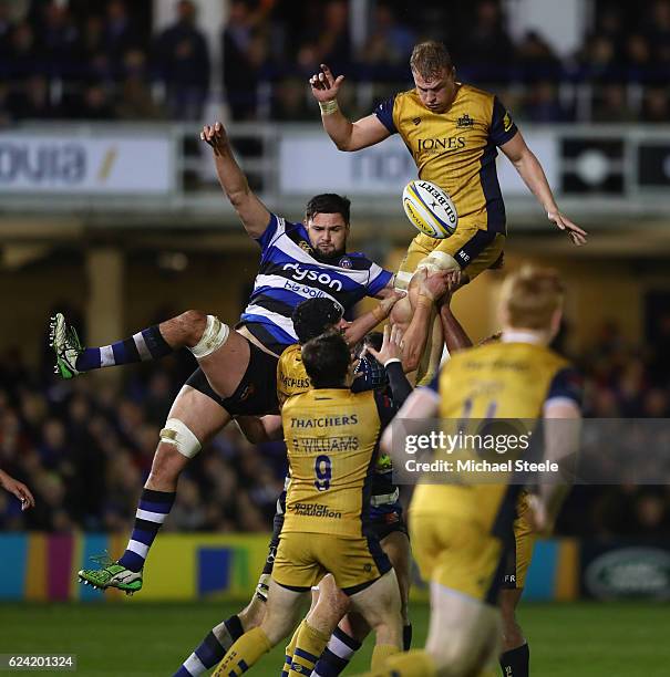 Elliott Stooke of Bath competes with Ian Evans of Bristol at a lineout during the Aviva Premiership match between Bath Rugby and Bristol Rugby at the...