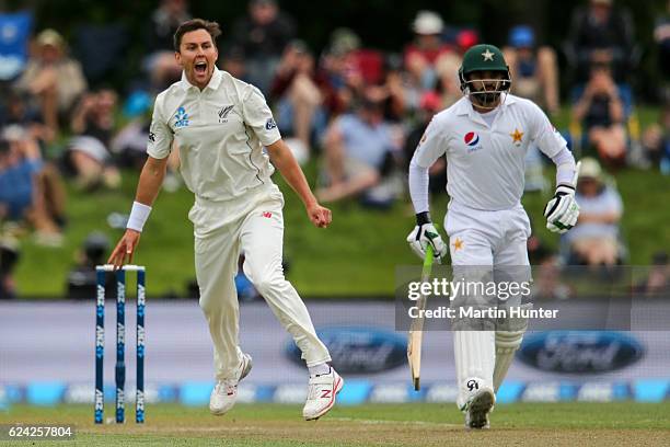 Trent Boult of New Zealand appeals unsuccessfully during day three of the First Test between New Zealand and Pakistan at Hagley Oval on November 19,...