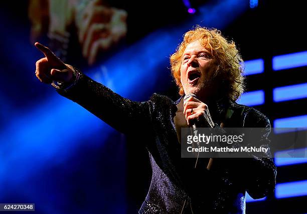 Mick Hucknall of Simply Red performs at Manchester Arena on November 18, 2016 in Manchester, United Kingdom.