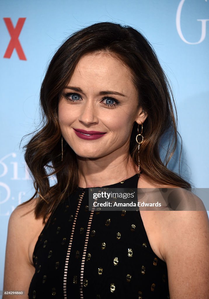 Premiere Of Netflix's "Gilmore Girls: A Year In The Life" - Arrivals