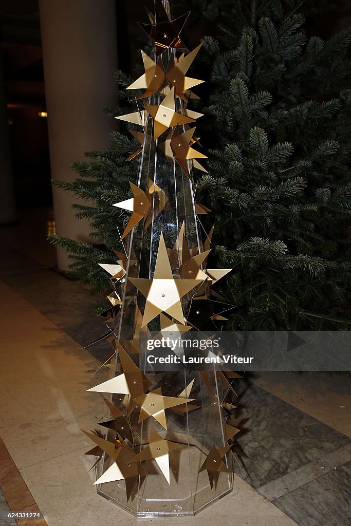 21th Edition Of 'Les Sapins De Noel Des Createurs - Designer's Christmas Trees In Paris