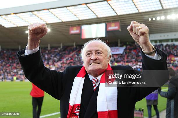 Ex Sunderland player Charlie Hurley takes the crowds applause during the Premier League match between Sunderland and Hull City at Stadium of Light on...