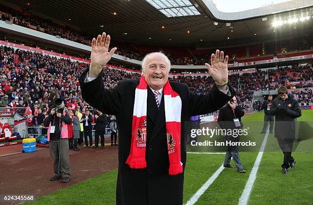 Ex Sunderland player Charlie Hurley takes the crowds applause during the Premier League match between Sunderland and Hull City at Stadium of Light on...