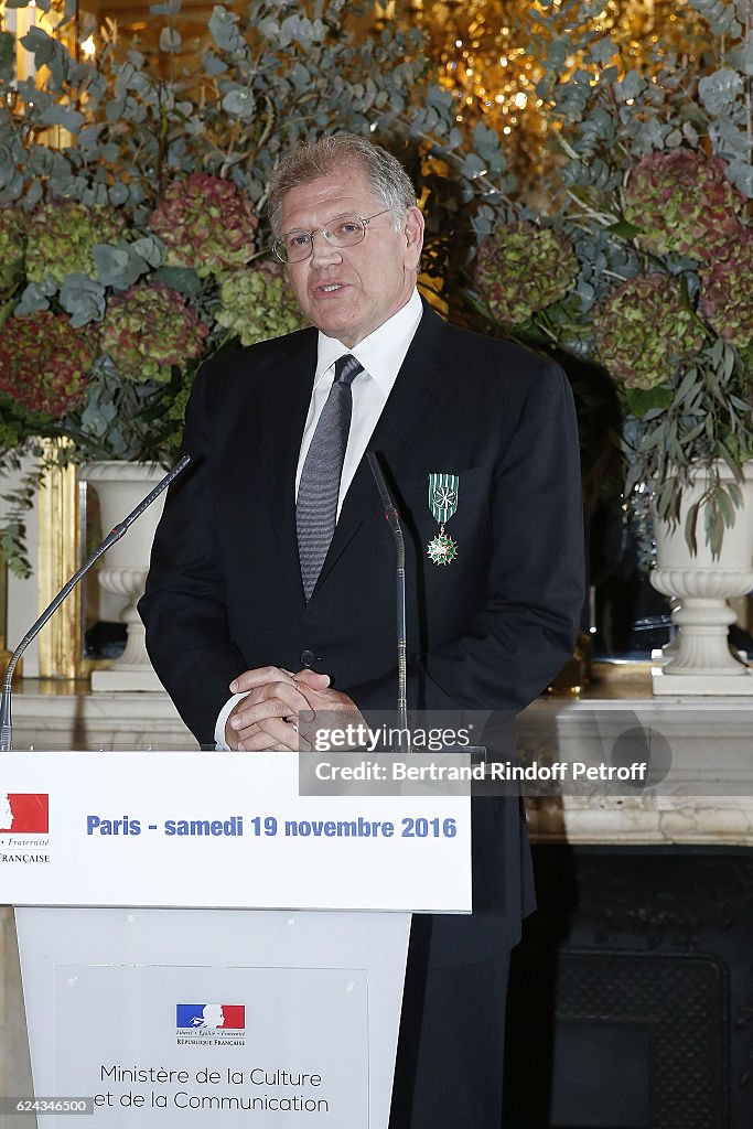 Robert Zemeckis Decorated At Ministere de la Culture In Paris