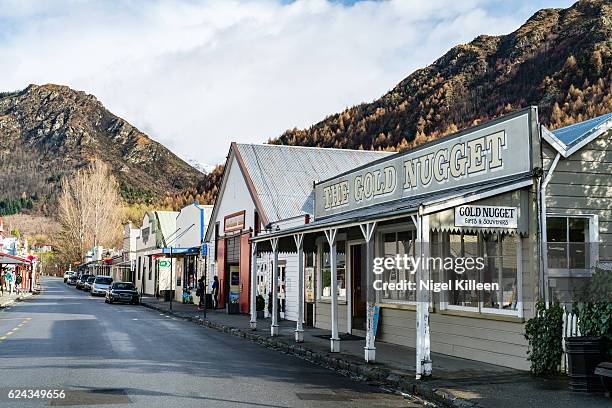 arrowtown, new zealand - arrowtown stockfoto's en -beelden