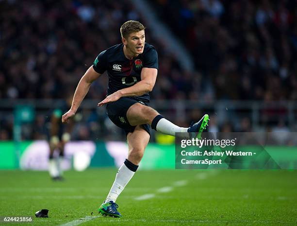 England's Owen Farrell kicks at goal during the Autumn International match between England v Fiji at Twickenham Stadium on November 19, 2016 in...