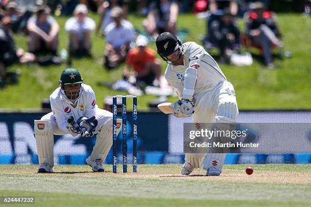 Kane Williamson of New Zealand bats during day four of the First Test between New Zealand and Pakistan at Hagley Oval on November 20, 2016 in...