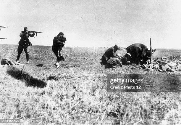 Execution of Kiev Jews by German army killing units near Ivangorod, Ukraine.