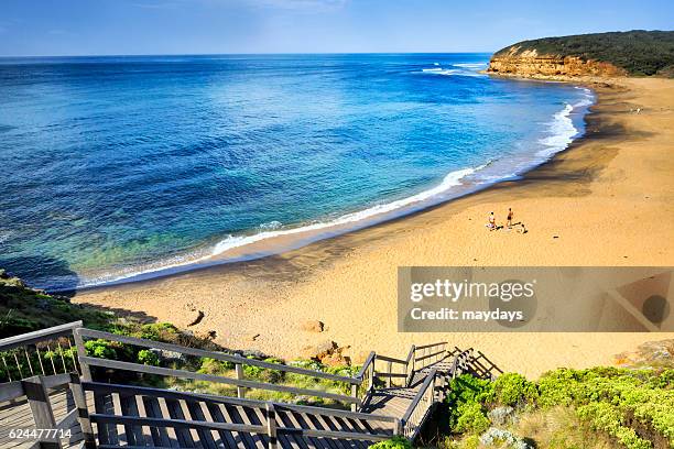 enjoyment at  bells beach near torquay, victoria, australia, south pacific - bells beach stock-fotos und bilder