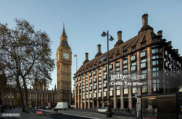 big ben and portcullis house - sunrise - portcullis house fotografías e imágenes de stock
