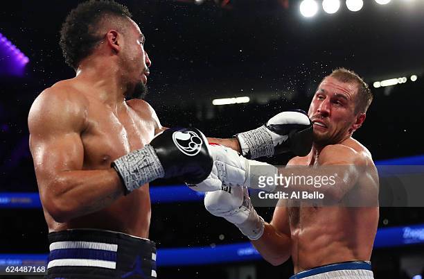 Andre Ward lands a left to the head of Sergey Kovalev of Russia during their light heavyweight title bout at T-Mobile Arena on November 19, 2016 in...