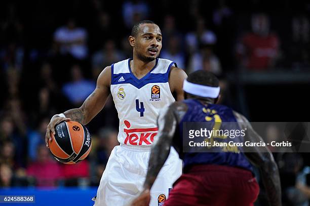 Dontaye Draper of Real Madird, fighting for the ball with Tyrese Rice of F.C Barcelona Lassa, during the basketball Turkish Airlines Euroleague match...