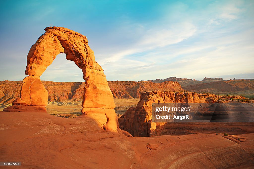 Delicate Arch nel Parco Nazionale degli Archi al tramonto